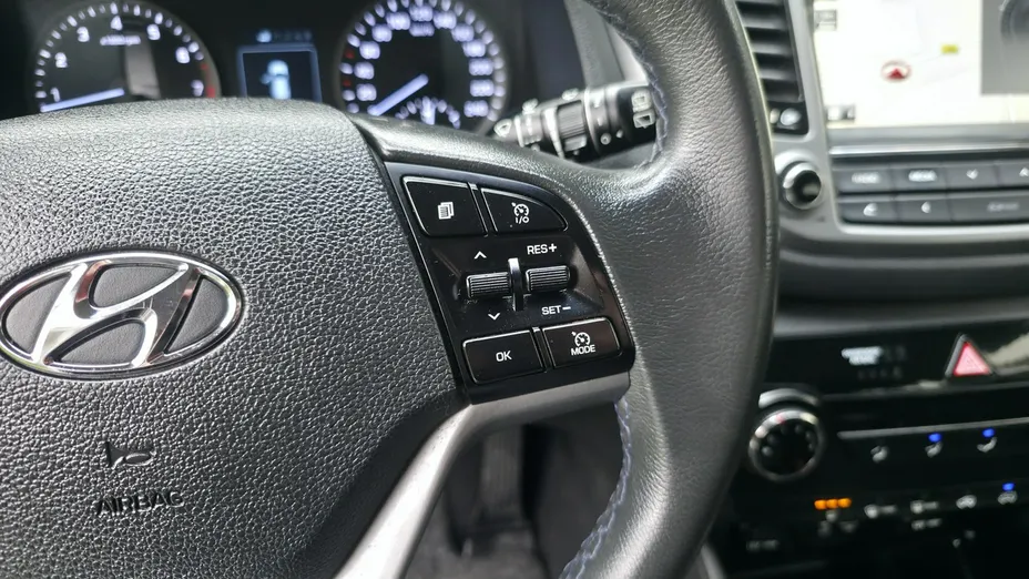 HYUNDAI Tucson -