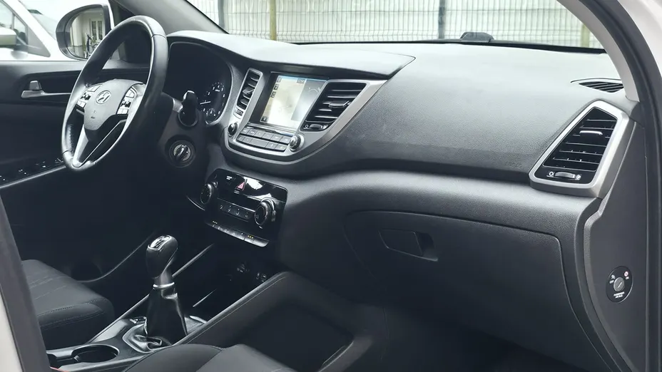 HYUNDAI Tucson -