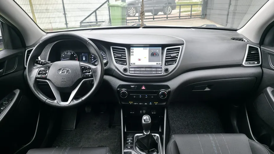 HYUNDAI Tucson -