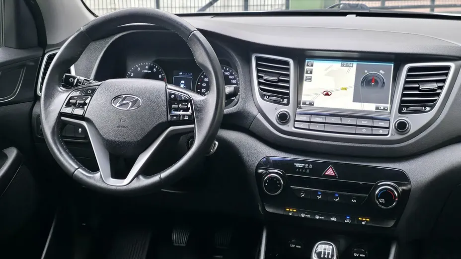 HYUNDAI Tucson -