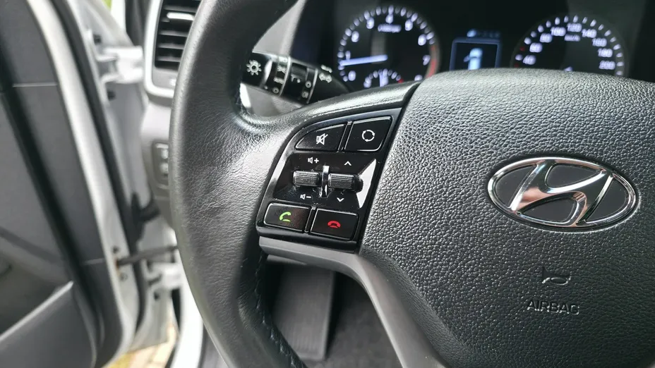 HYUNDAI Tucson -