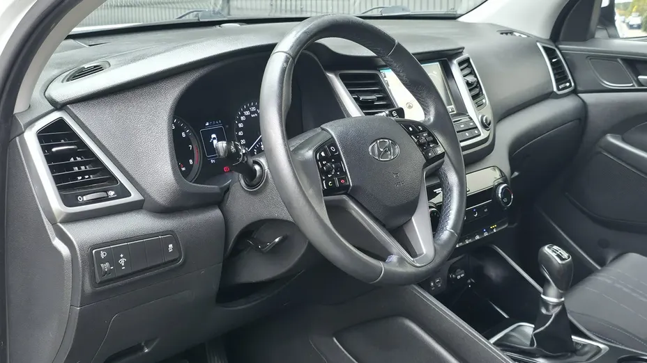 HYUNDAI Tucson -