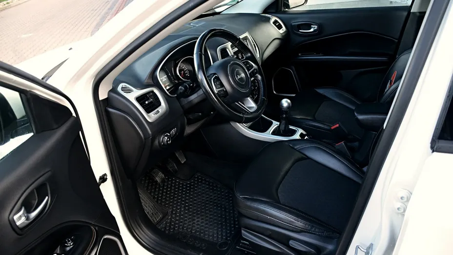 JEEP Compass -