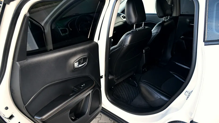 JEEP Compass -