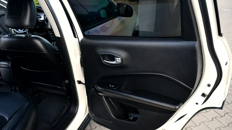 JEEP Compass -