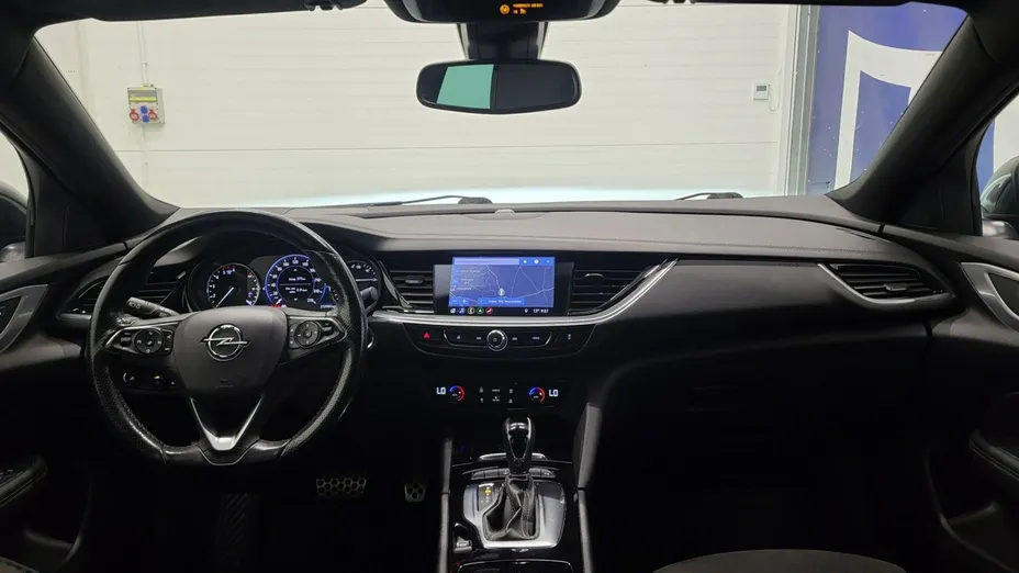 OPEL Insignia -