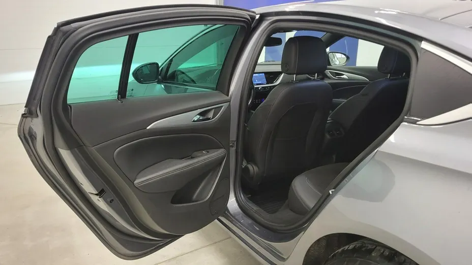 OPEL Insignia -