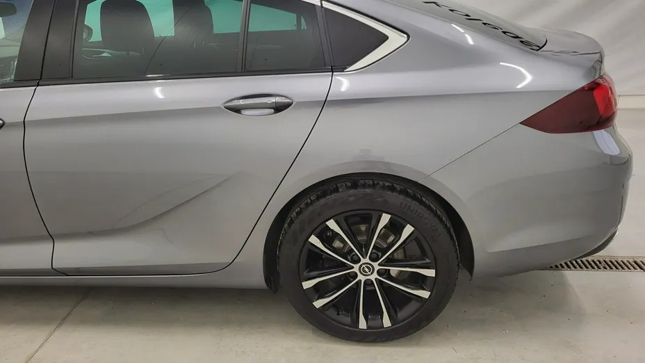OPEL Insignia -