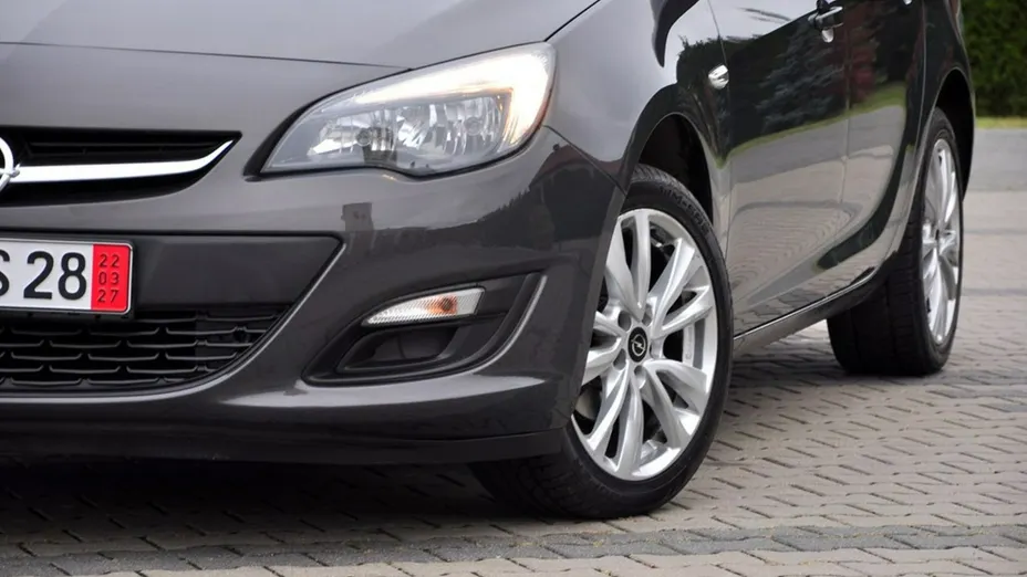 OPEL Astra -