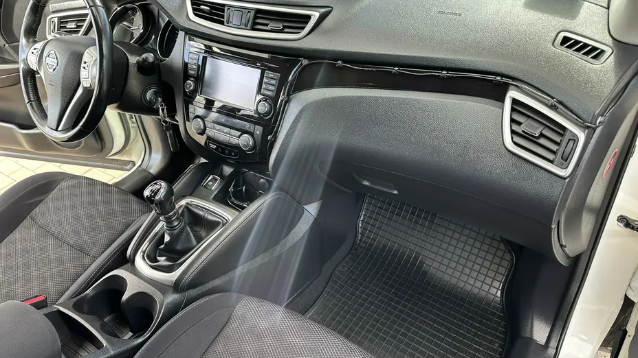 NISSAN Qashqai -