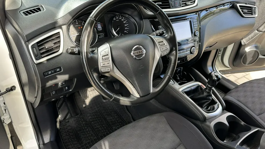 NISSAN Qashqai -