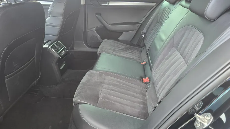 SKODA Superb -