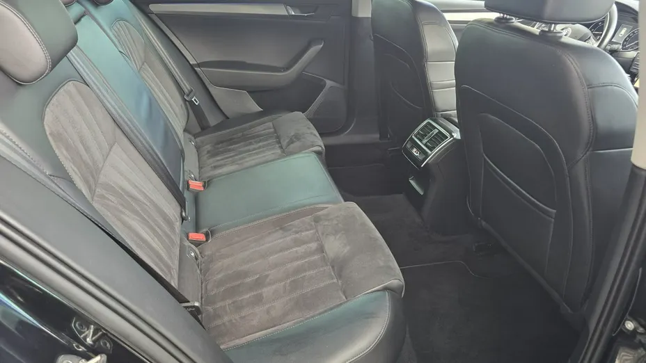 SKODA Superb -