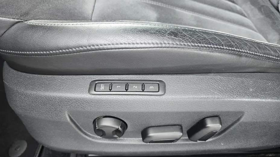SKODA Superb -