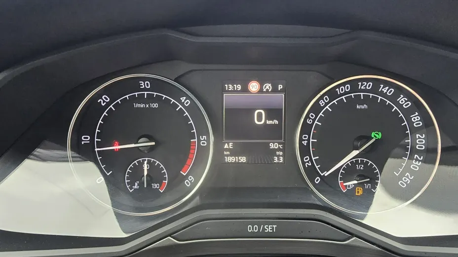 SKODA Superb -