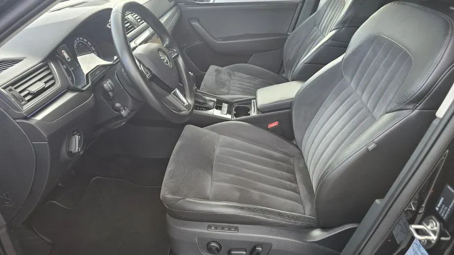 SKODA Superb -