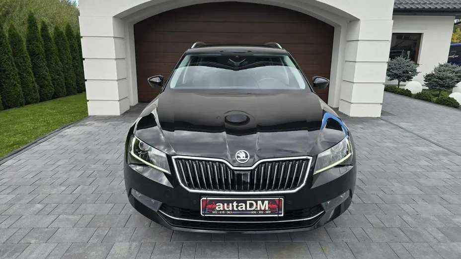 SKODA Superb -