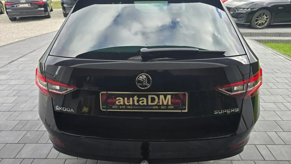 SKODA Superb -