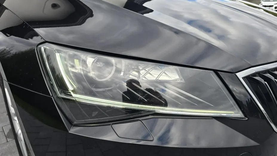 SKODA Superb -