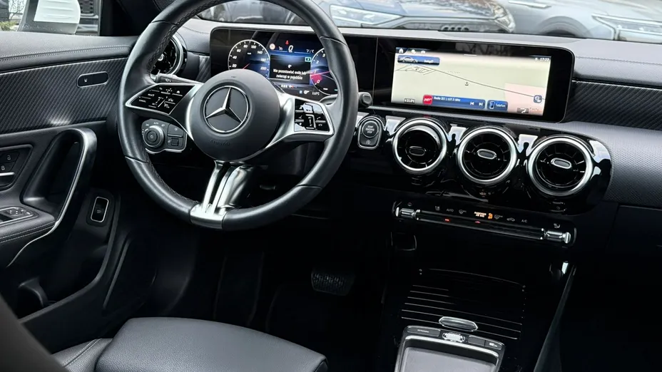 MERCEDES-BENZ CLA -