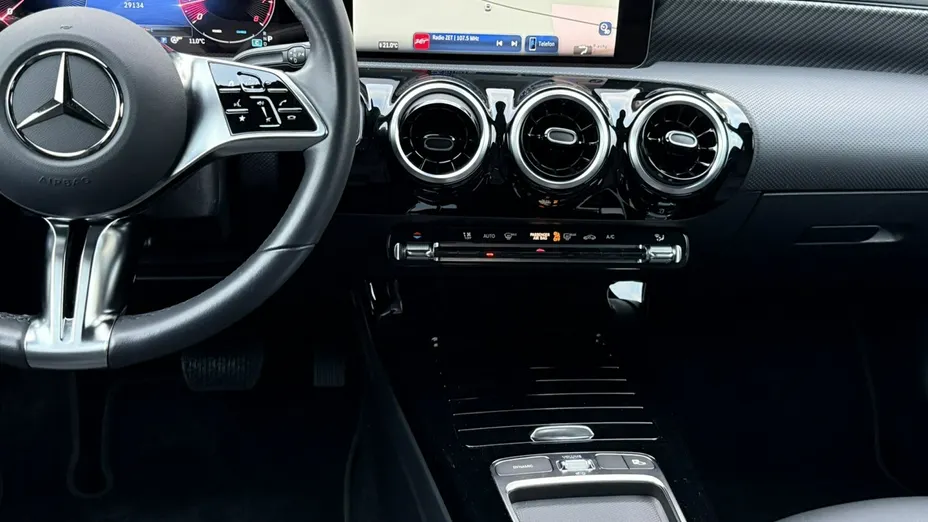 MERCEDES-BENZ CLA -