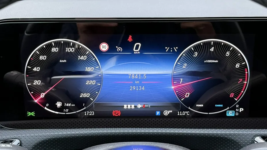MERCEDES-BENZ CLA -