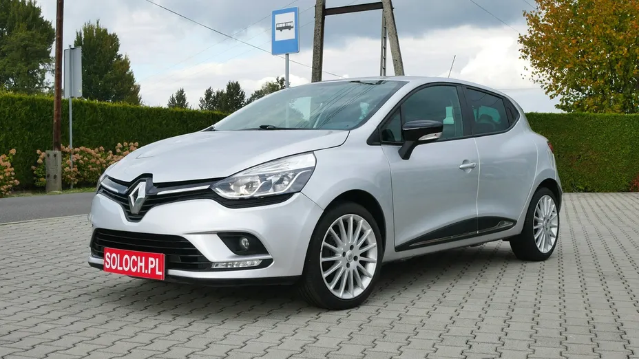 RENAULT Clio -