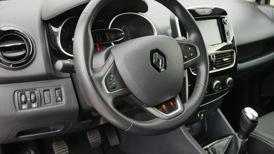 RENAULT Clio -