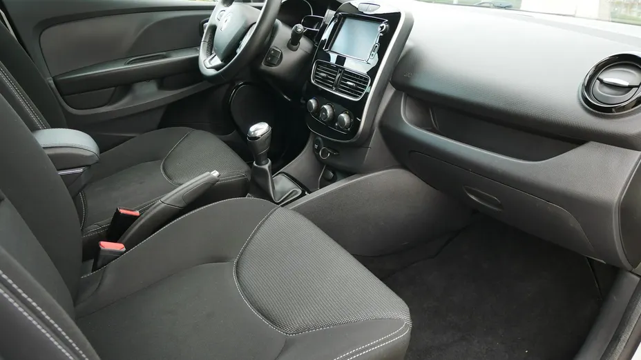 RENAULT Clio -