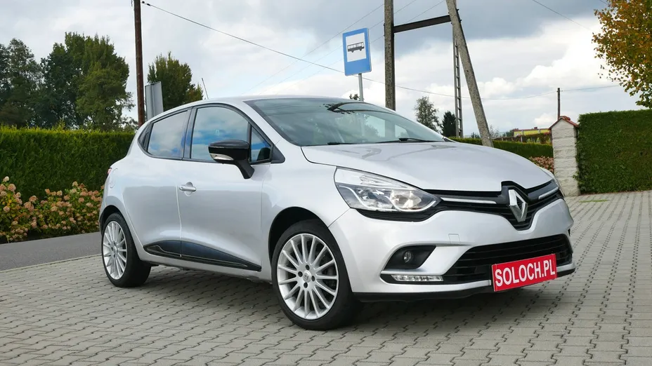 RENAULT Clio -