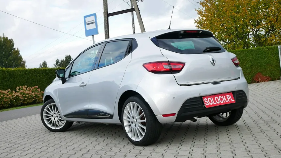 RENAULT Clio -