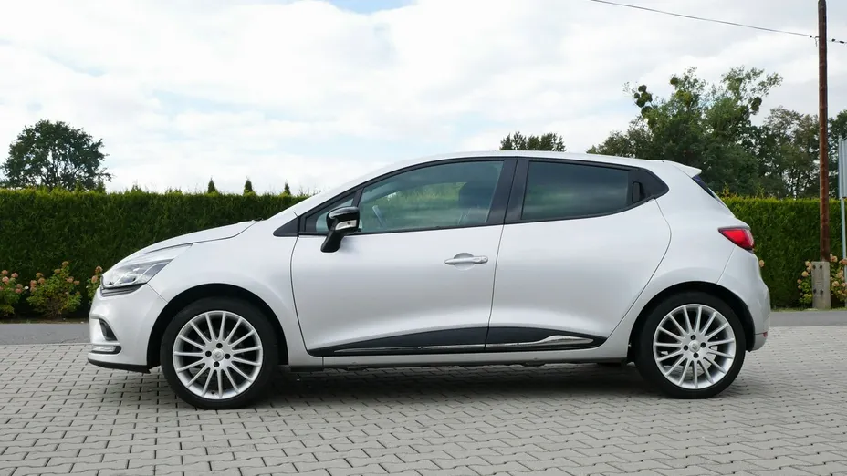 RENAULT Clio -