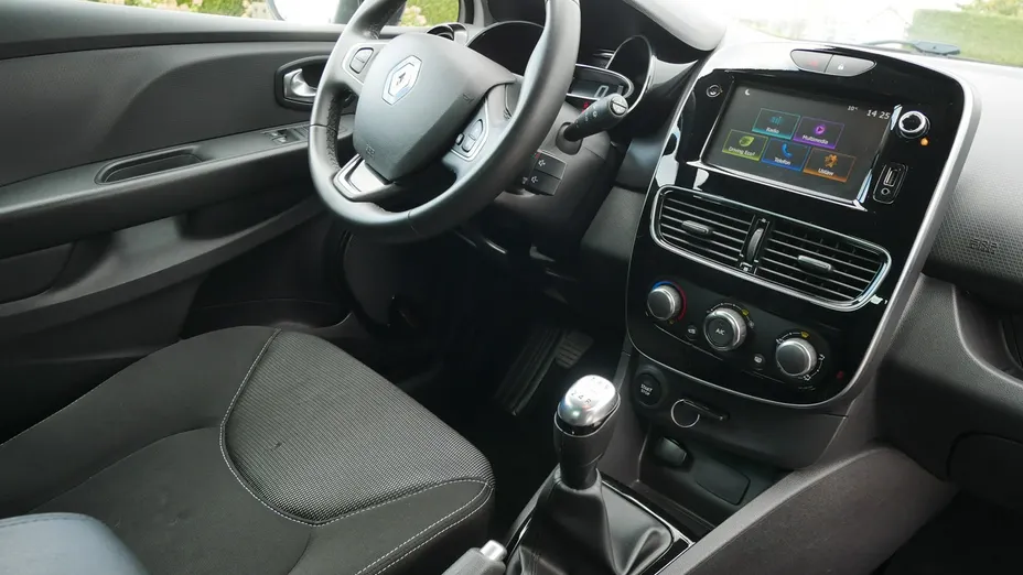 RENAULT Clio -