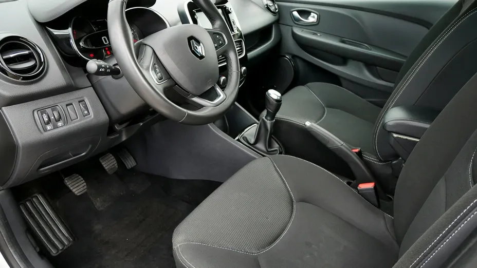 RENAULT Clio -