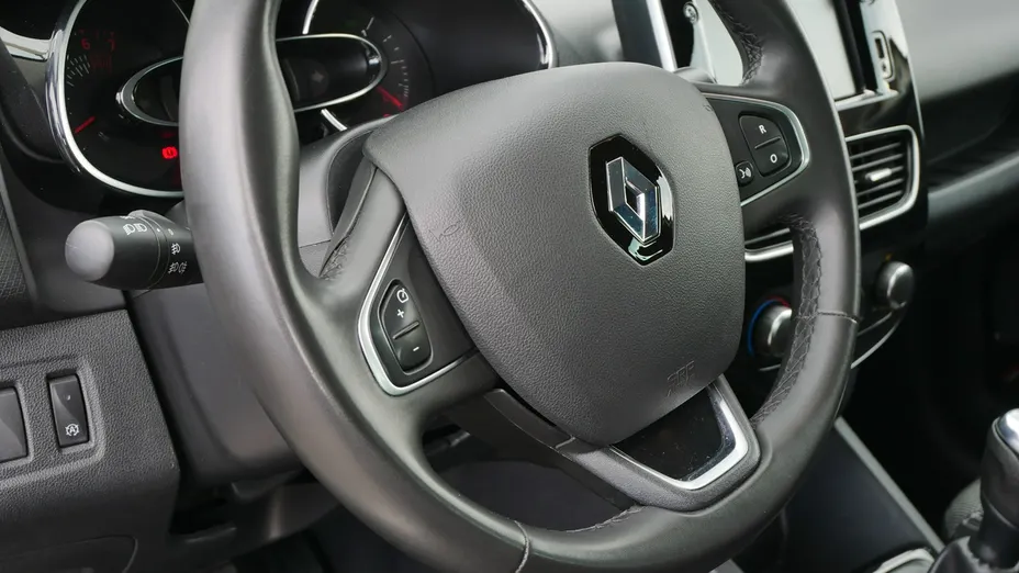 RENAULT Clio -
