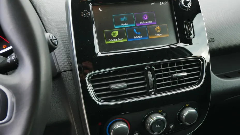 RENAULT Clio -