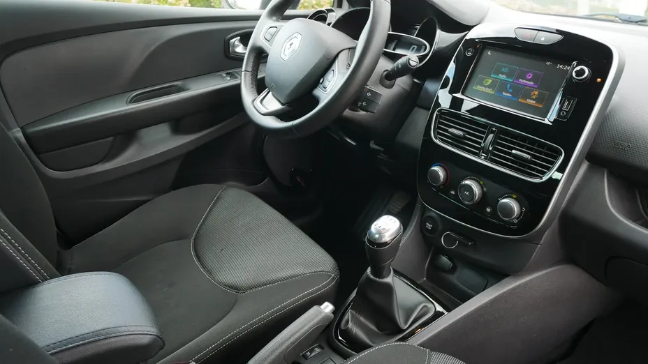 RENAULT Clio -