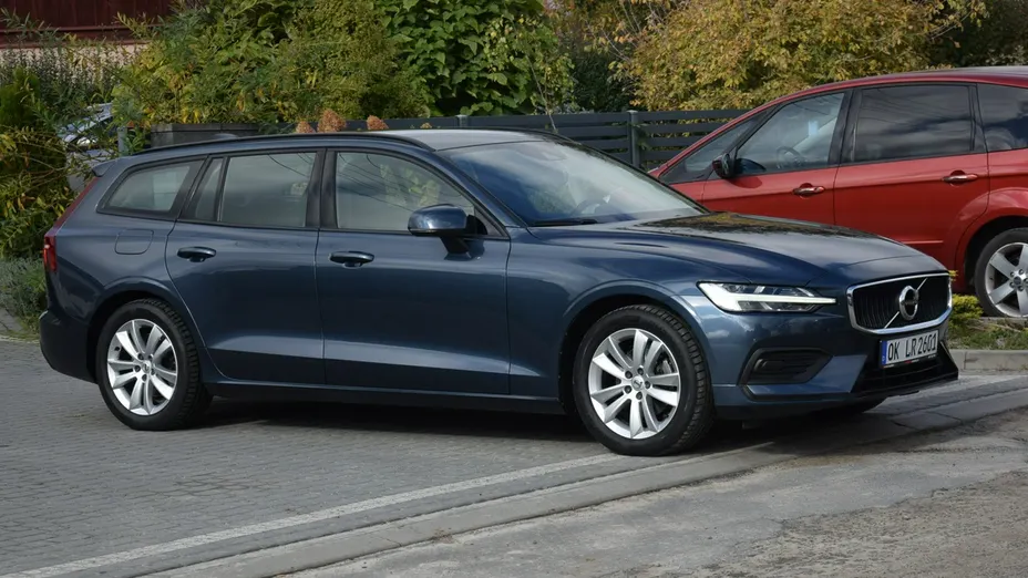VOLVO V60 -