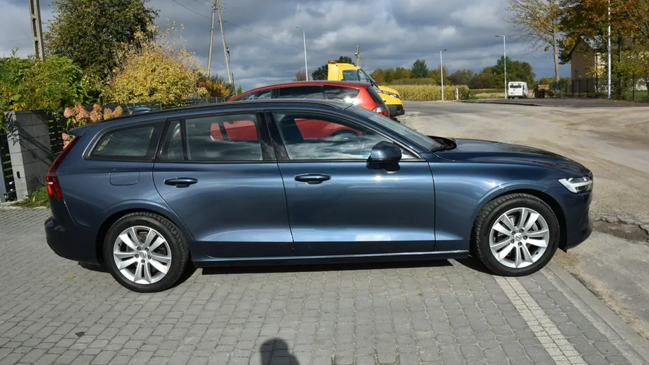 VOLVO V60 -