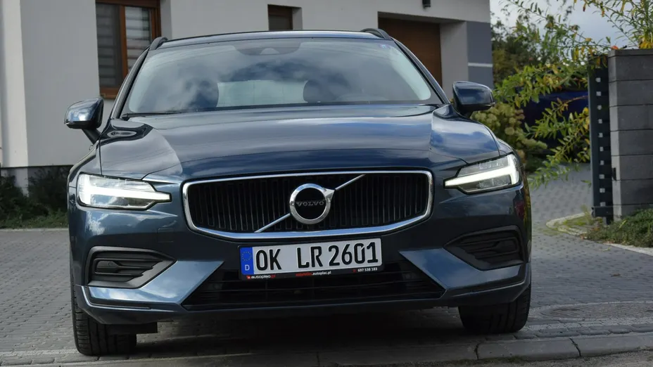 VOLVO V60 -