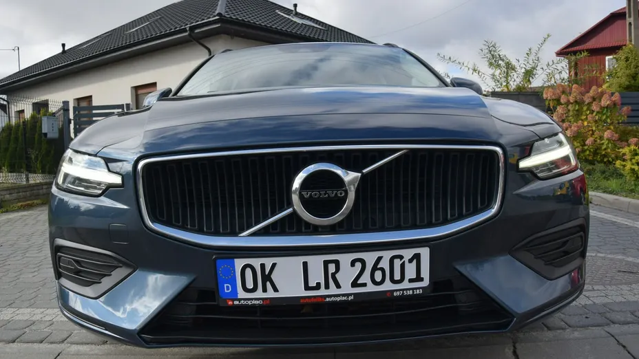 VOLVO V60 -