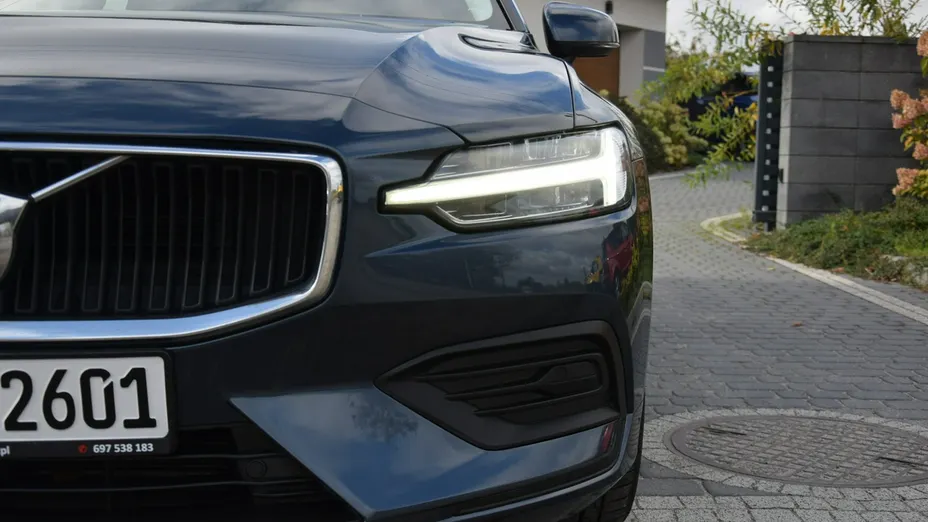 VOLVO V60 -