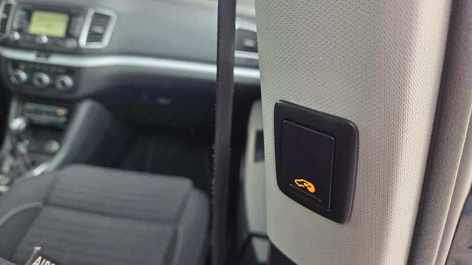 VOLKSWAGEN Sharan -