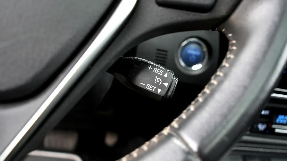 TOYOTA Auris -