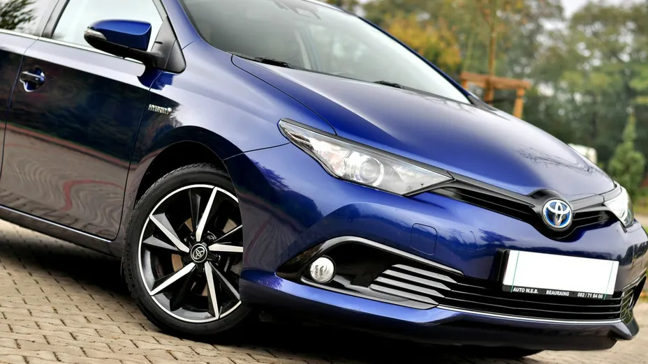 TOYOTA Auris -