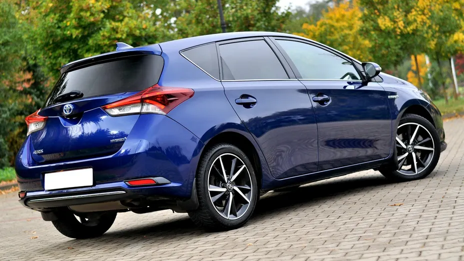 TOYOTA Auris -