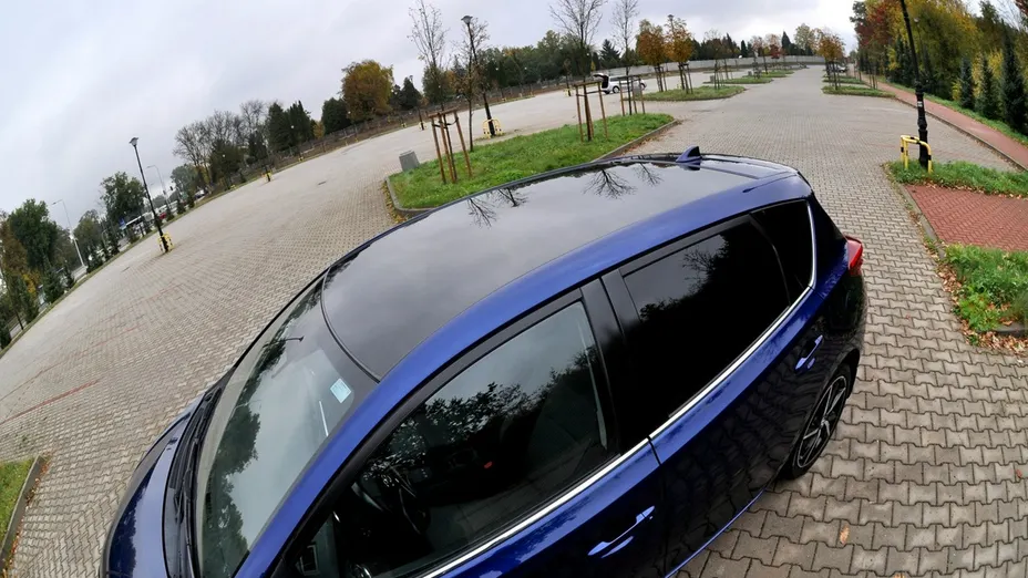 TOYOTA Auris -