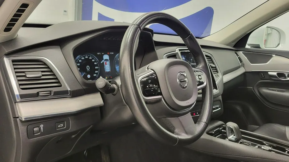 VOLVO XC90 -