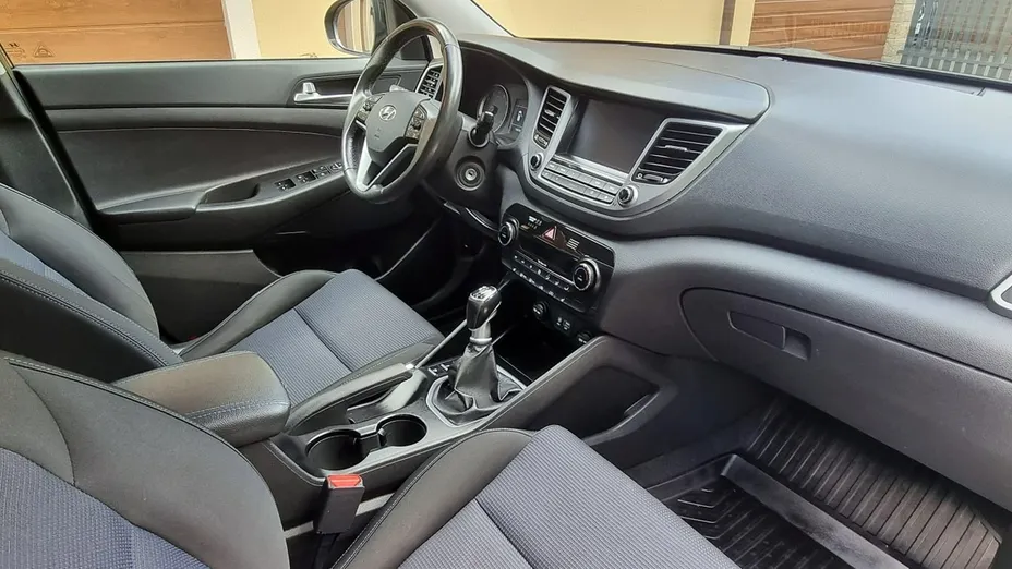 HYUNDAI Tucson -