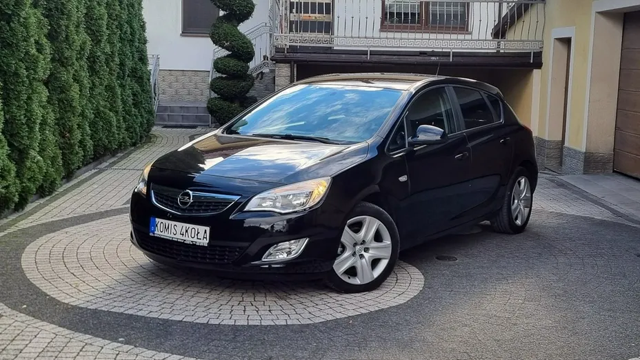 OPEL Astra -
